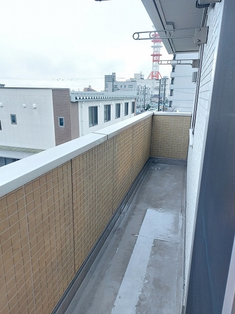 バルコニー　バルコニーはなんと2つ！南と北にあります☆