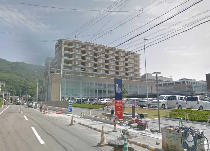 病院　徳島県立中央病院（病院）まで825m