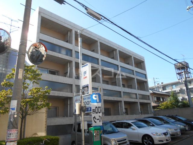 京都市右京区谷口園町のマンションの建物外観