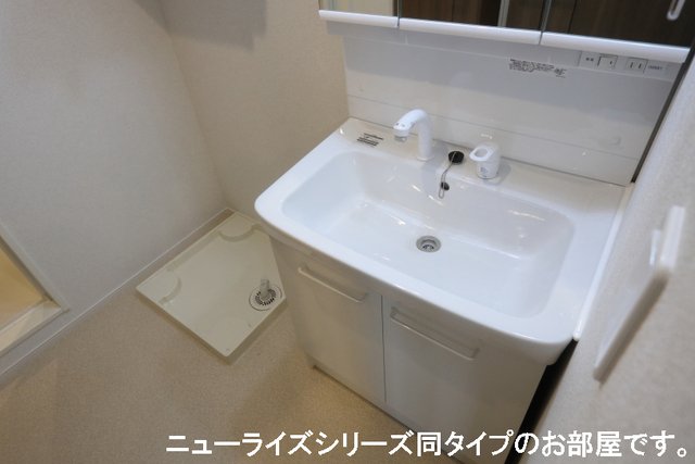 【エクセレントＫ６０２　Ｂの洗面設備】