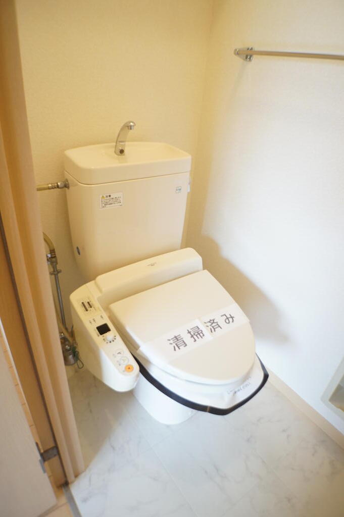 トイレ　ウォシュレット付