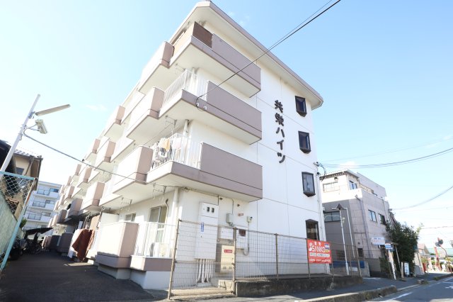 【大和高田市田井新町のマンションの建物外観】