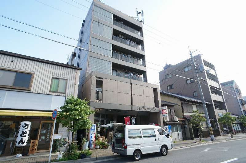 【前川田ビルの建物外観】