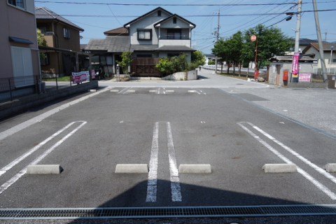 【彦根市野瀬町のアパートの駐車場】