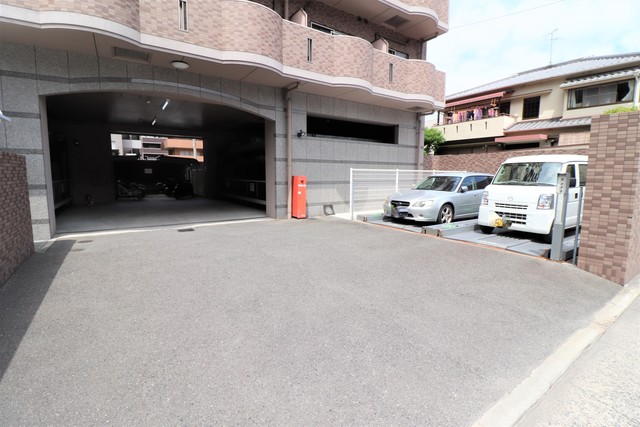 駐車場　駐車場