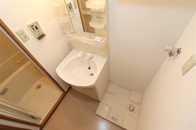 洗面設備　脱衣場　シャンプードレッサー