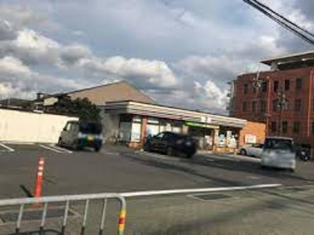 【京都市南区上鳥羽勧進橋町のマンションのコンビニ】