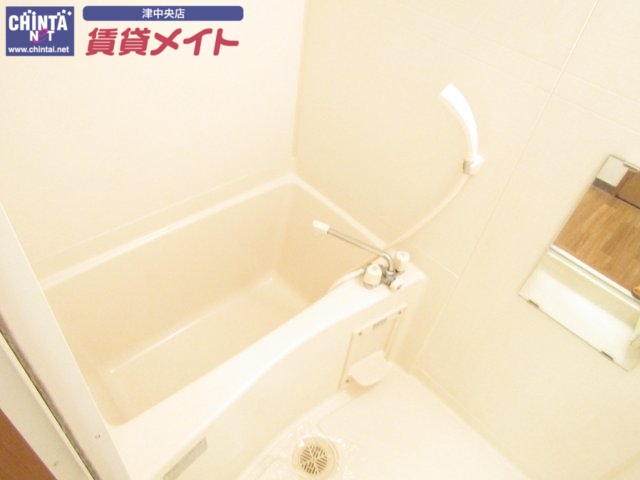 バス・シャワールーム　同物件別室の画像です