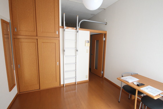 居室・リビング　※別部屋の写真です