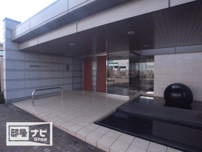 【高松市太田上町のマンションのエントランス】