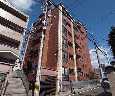 京都市伏見区桃山最上町のマンションの建物外観