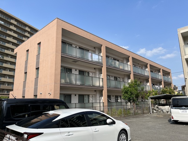 高槻市上牧北駅前町のマンションの建物外観