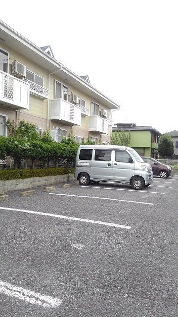 【蓮田市西新宿のアパートの駐車場】