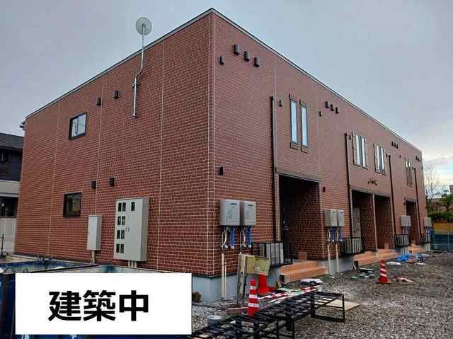 高岡市下黒田のアパートの建物外観