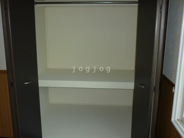収納　押入