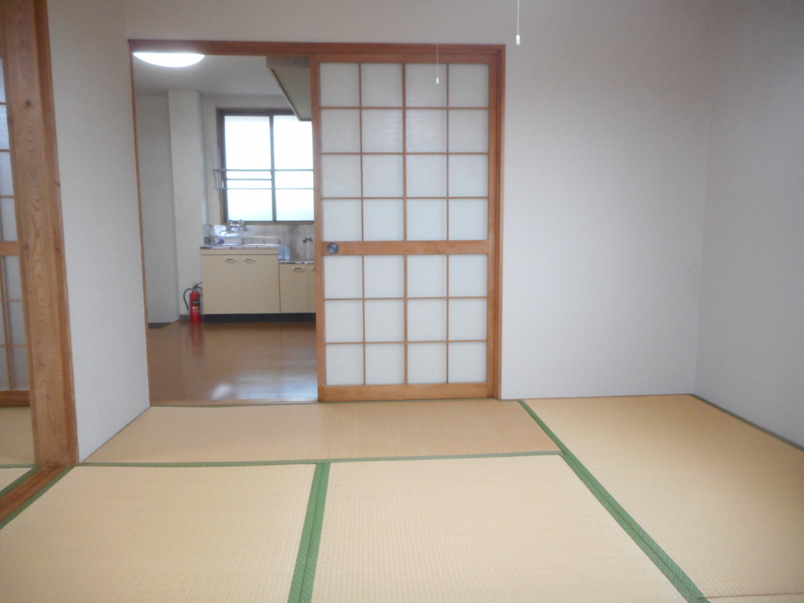 幸陽ハイツの居間写真