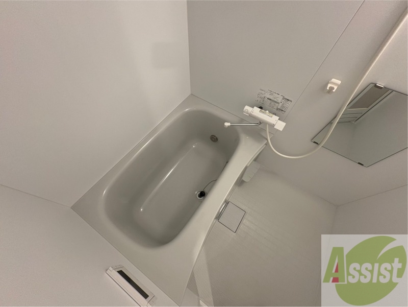 バス・シャワールーム　お風呂になります。一日の疲れを癒してくださいね。