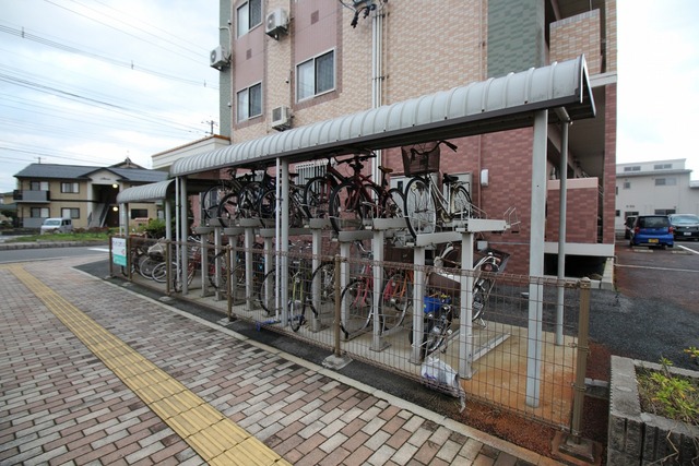 その他共有部分　敷地内に駐輪場があります