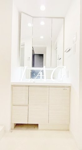 洗面設備　独立洗面台です。