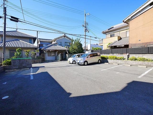 駐車場　駐車場完備です