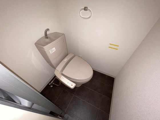 トイレ　※別部屋の写真です