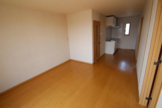 居室・リビング　※他号室の写真です