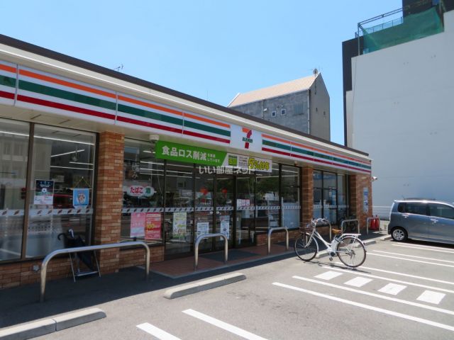 コンビニ　セブンイレブン 呉市本通5丁目店（コンビニ）まで652m