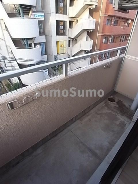 バルコニー　陽当たり良好なバルコニーです