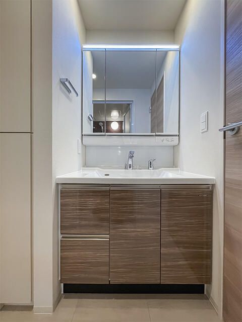 洗面設備　写真は同タイプ住居です