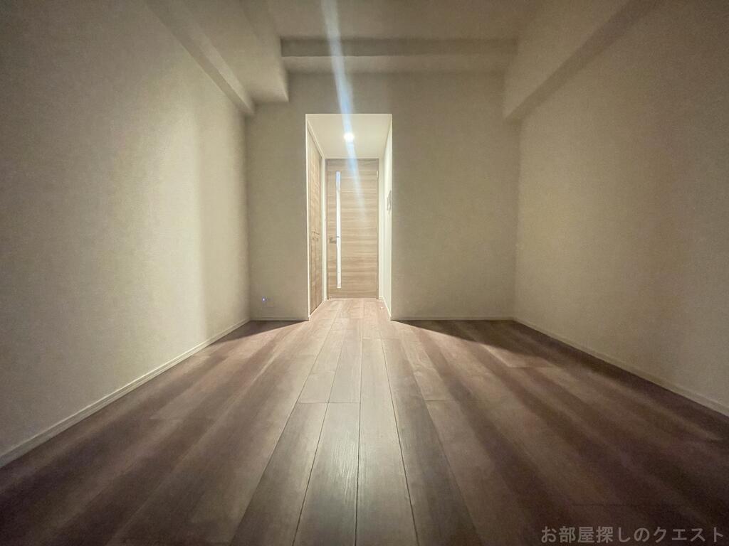 居室・リビング　（写真は同タイプ反転）