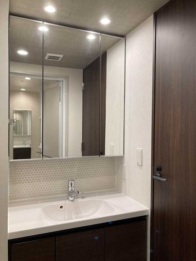 洗面設備　広い洗面スペース