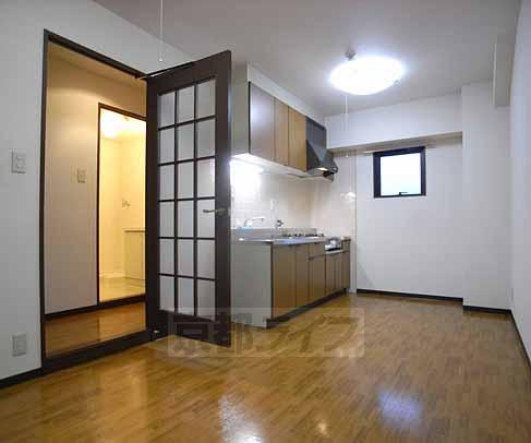 キッチン　キッチン収納もかなり多いですよ。