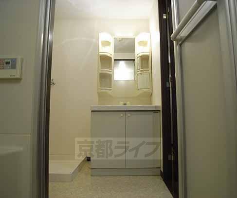 その他設備　独立洗面台です。