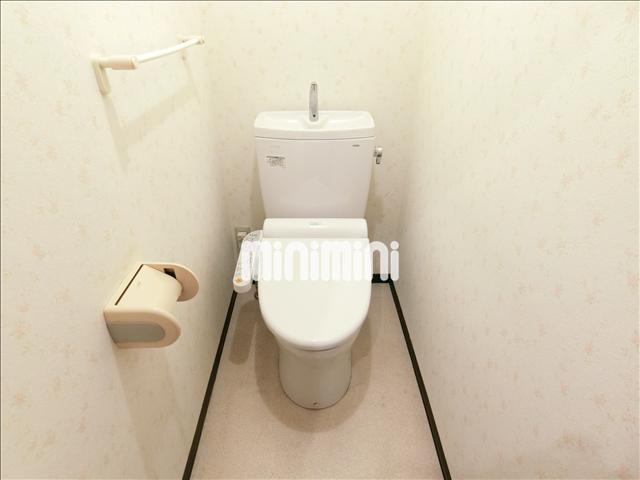 トイレ　（参考写真）温水洗浄機能の付いたトイレです。