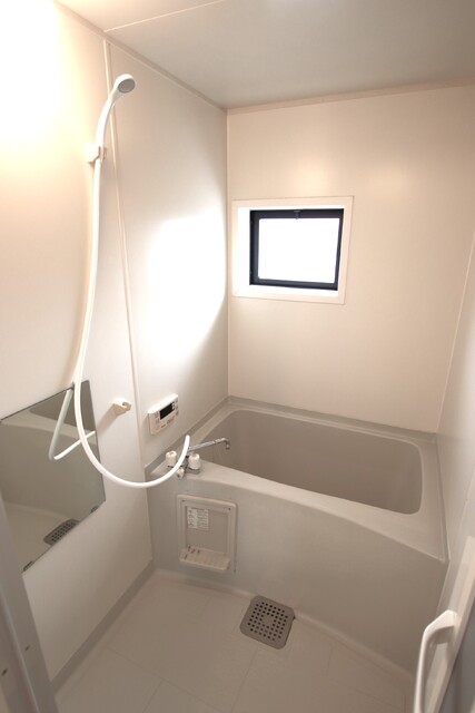 バス・シャワールーム　追焚機能付きのバスルーム♪