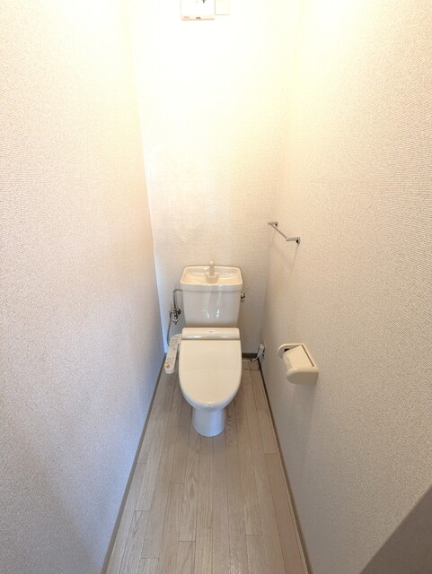 トイレ　温水洗浄便座付き☆