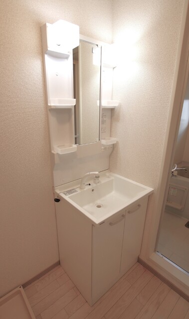 洗面設備　シャワー付洗面化粧台☆
