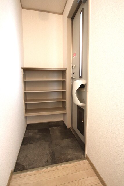 玄関　ぜひ一度ご内見を♪