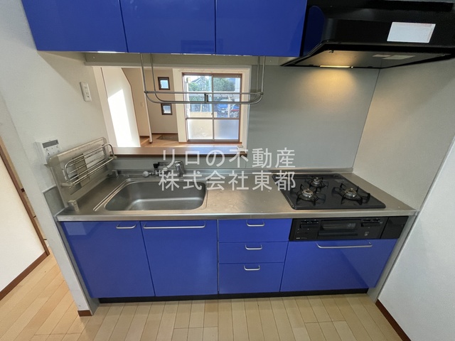 キッチン　リビングを眺めながらお料理ができるカウンターキッチンです♪