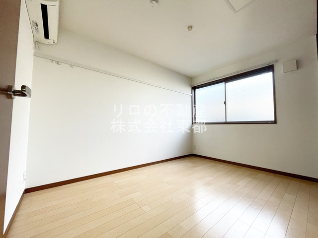 その他　落ち着いた雰囲気で寝室向きのお部屋です♪