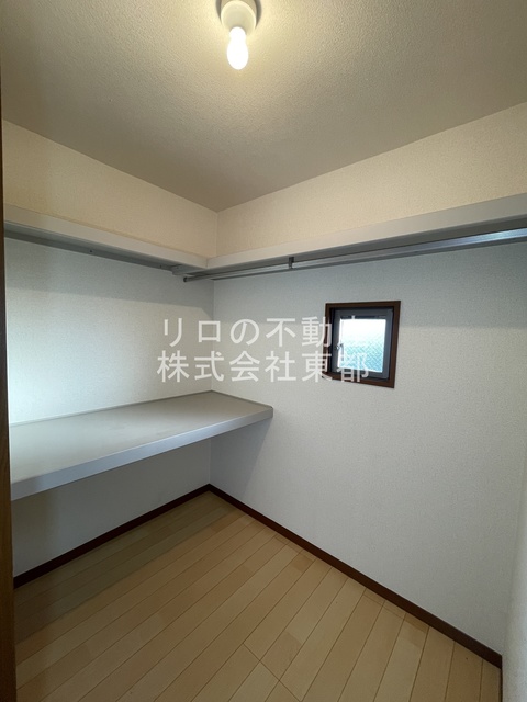 収納　奥行のあるウォークインクローゼットならお荷物多い方でも安心☆