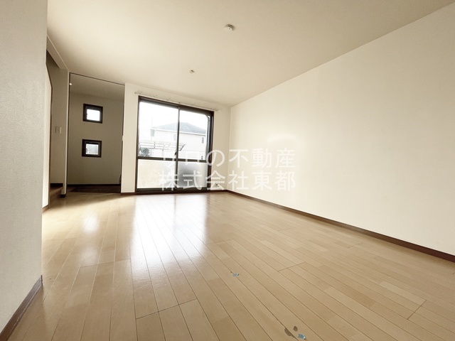 居室・リビング　南向きのリビングでぽかぽかの日差し！