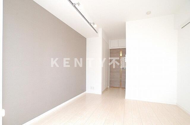 その他部屋・スペース　開放的な寝室です