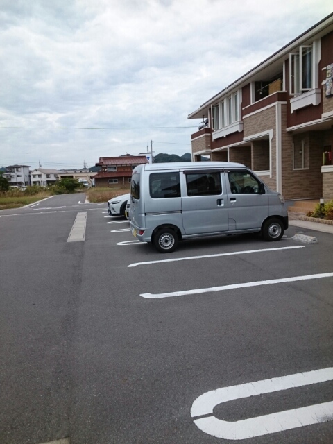 駐車場　駐車場