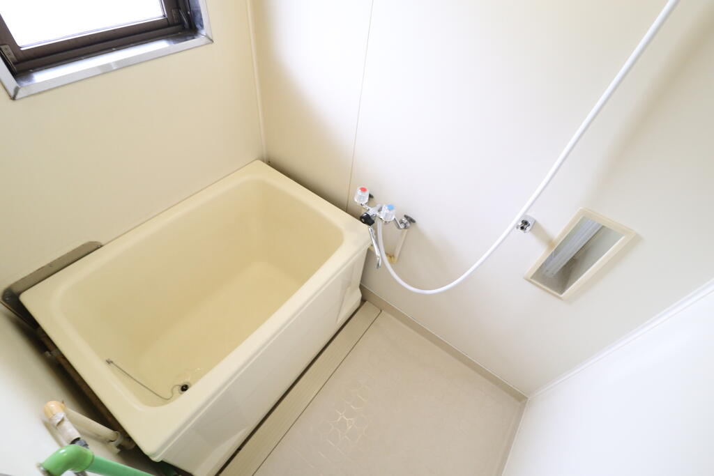 バス・シャワールーム　バスルーム