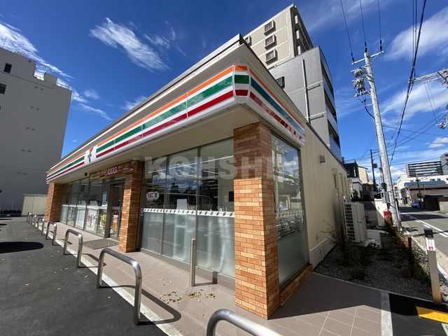 コンビニ　セブンイレブン（コンビニ）まで285m