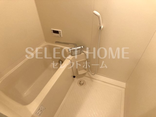 バス・シャワールーム　コンパクトで使いやすいお風呂です