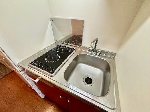 キッチン　設備・仕様は号室により異なる為、現況を優先いたします。