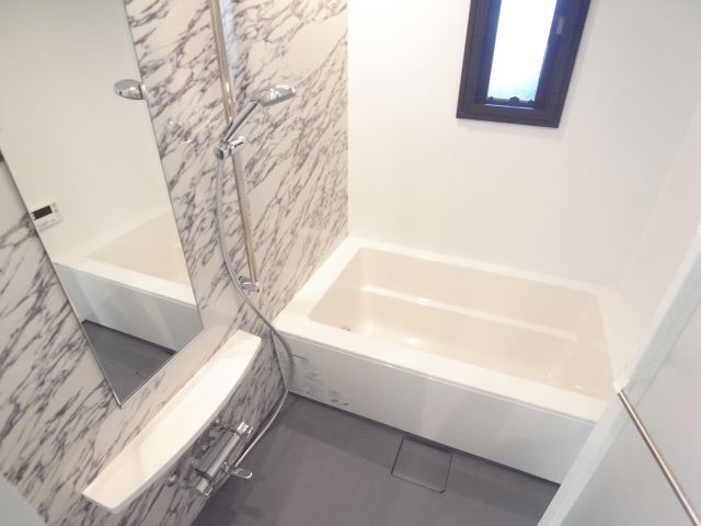 バス・シャワールーム　浴室