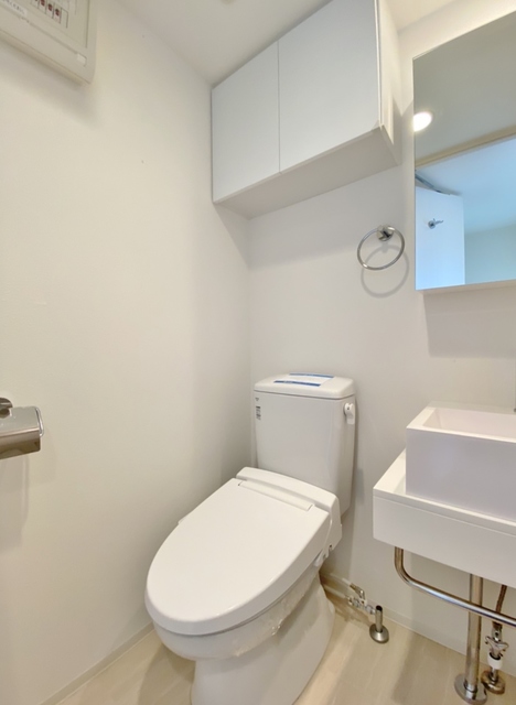 ＪＲ東海道本線 東淀川駅 徒歩1分 13階建 築8年のトイレ写真